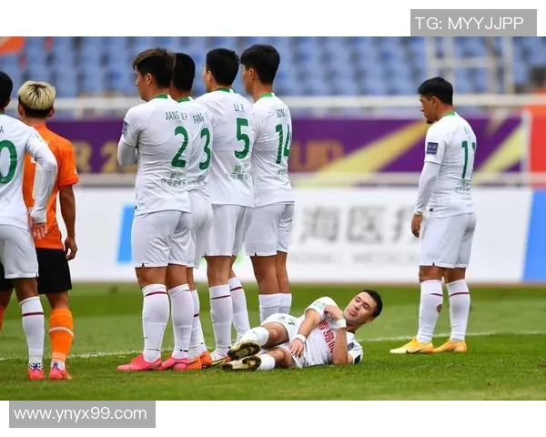 武汉足球队意识争议引发热议球迷与专家观点碰撞激烈讨论