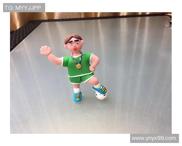 用彩泥打造足球明星形象，展现创意与热情的艺术之旅